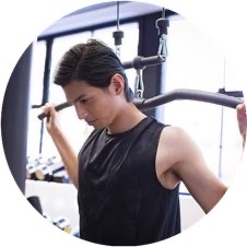 男性トレーニング風景